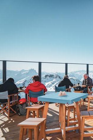 Restaurant Caron 3200 auf dem Gipfel der Cime Caron in Val Thorens in Les 3 Vallées