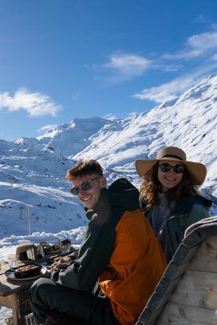 Où déjeuner sur les pistes ? Nos plus belles terrasses avec vue