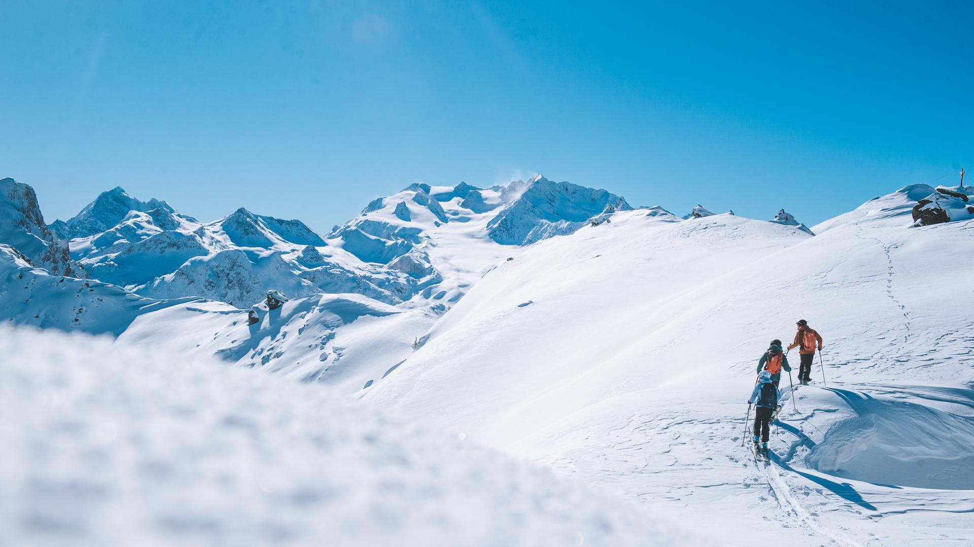 Take off for the summits with our ski touring itineraries in Courchevel