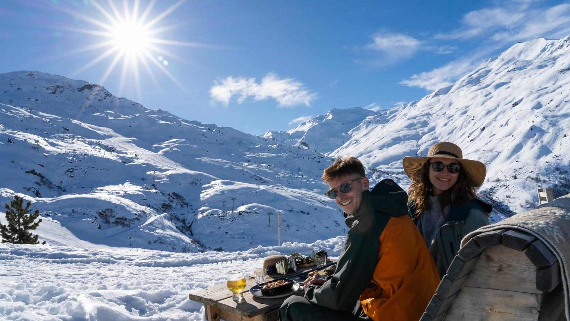 Où déjeuner sur les pistes ? Nos plus belles terrasses avec vue