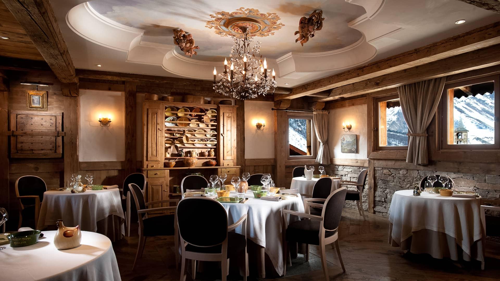 Les 3 Vallées Michelin star restaurants in Summer