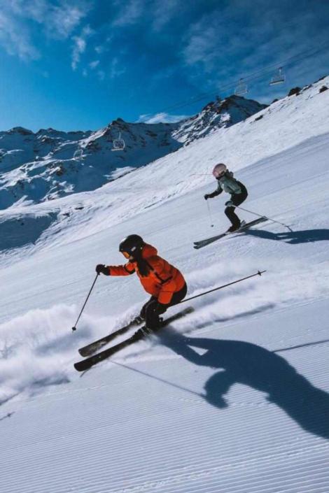 Ski with friends in Val Thorens : the 3 valleys