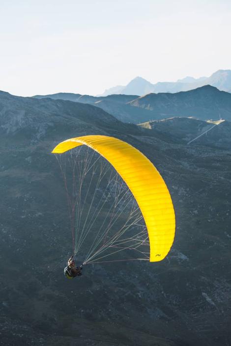 Parapente aux Menuires l'été dans Les 3 Vallées