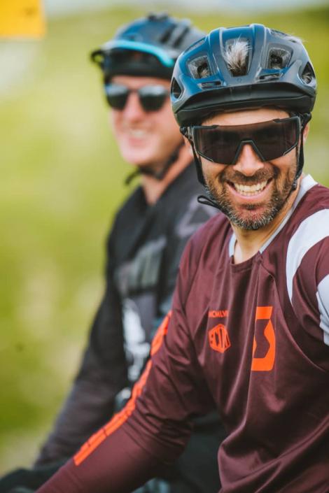 Être accompagné par des moniteurs de VTT pour débuter dans la pratique du VTT, vélo tout terrain dans Les 3 Vallées