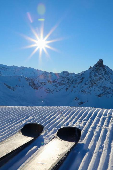 Skiing freely on the 3 Vallées ski area with the Veteran Solo Day Pass