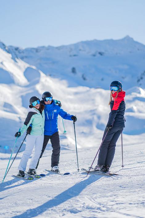 Skiing with friends on the slopes of Val Thorens
