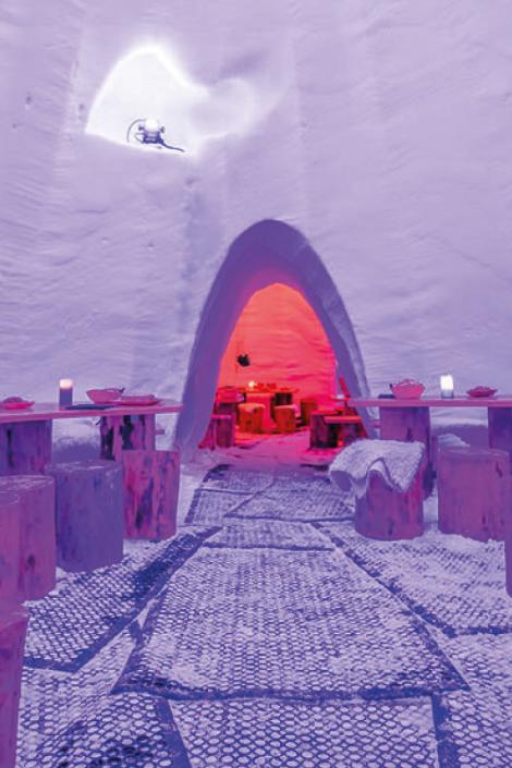 Découvrez une multitude d'expériences dans Les 3 Vallées, ici le Village Igloo à Val Thorens pour une nuit unique et hors du temps