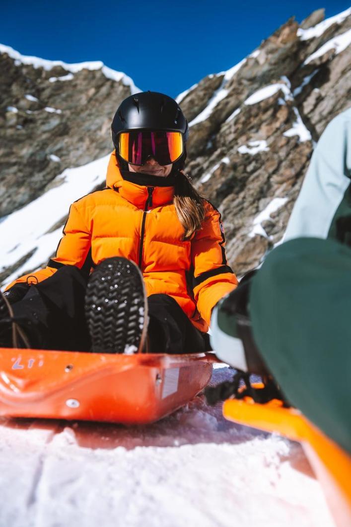 Découvrez une multitude d'expériences dans Les 3 Vallées, ici la descente de la piste de luge Moriond Racing à Courchevel-Moriond