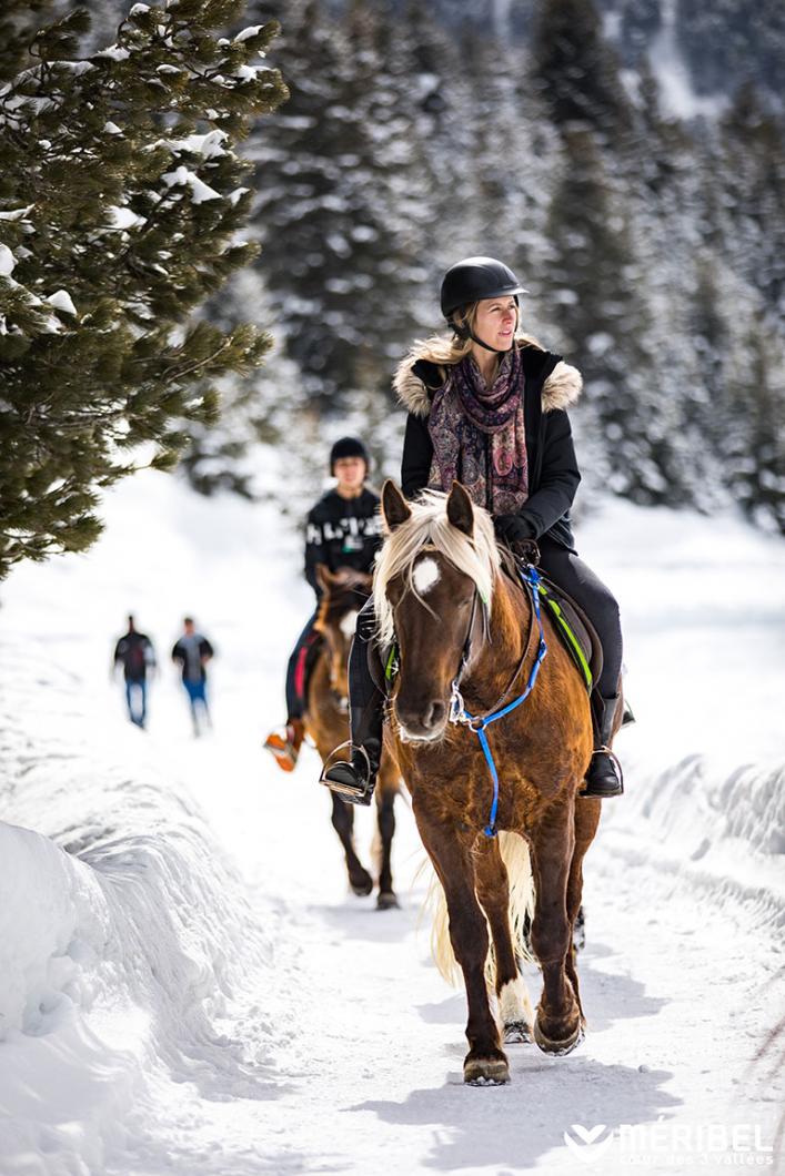 Balade à cheval sur les sentiers enneigés de Méribel