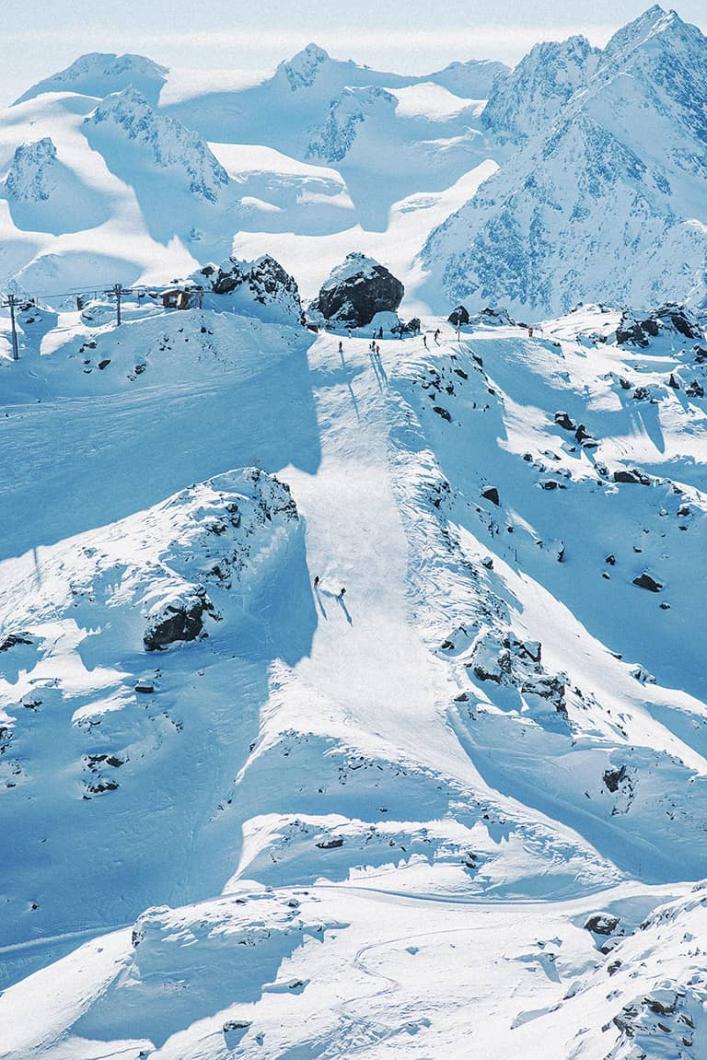 Une vue du domaine skiable des 3 Vallées depuis la station de Courchevel : des panoramas uniques extraordinaires !