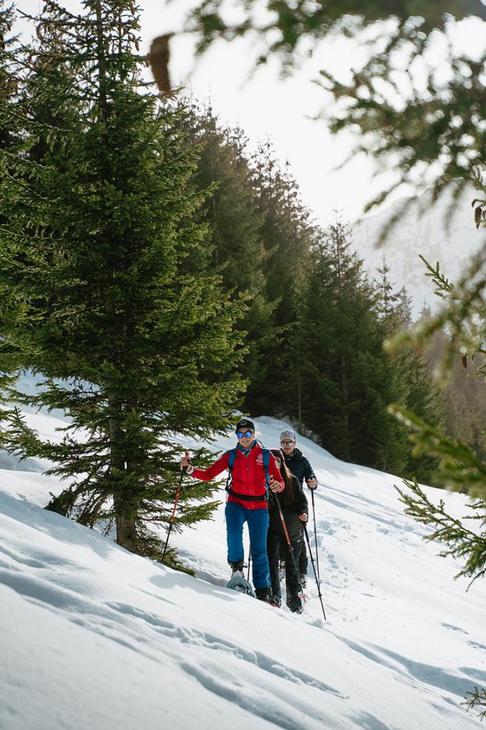 Balades et randonnées en raquettes à neige avec un moniteur esf dans Les 3 Vallées