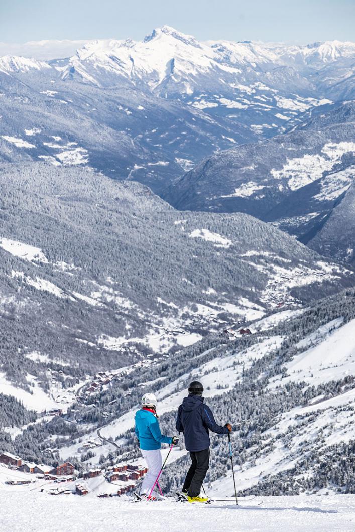 Vue à couper le souffle sur la Vallée de Méribel depuis la piste Bartavelle