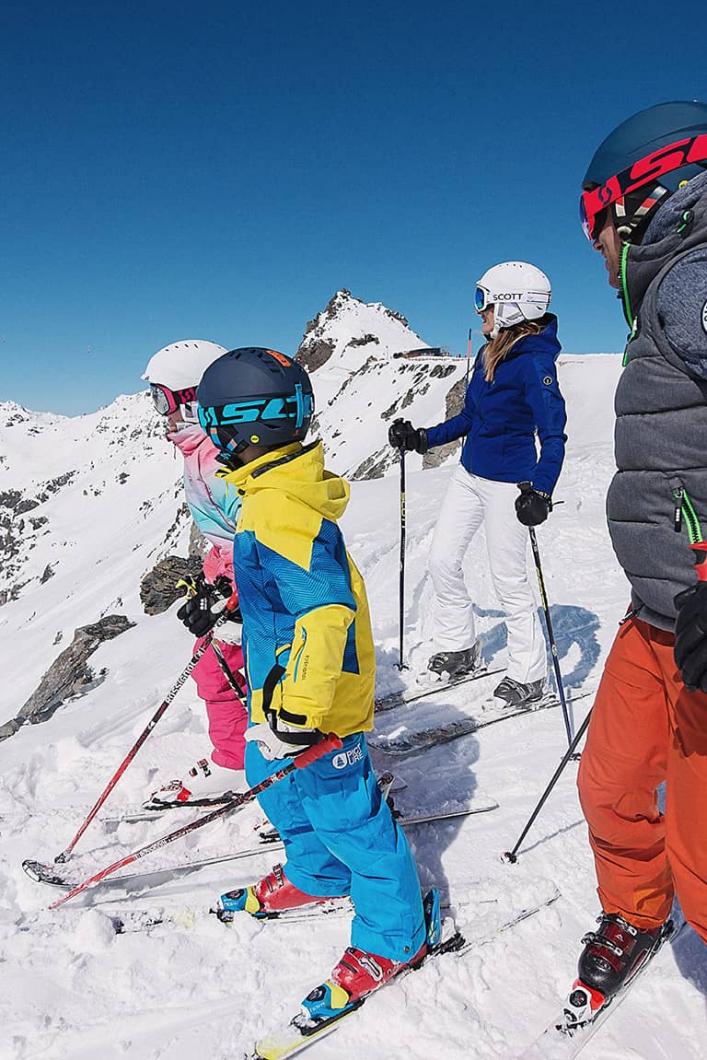 The 3 Vallées ski area is accessible for every kind of skiers : 50% of easy slopes and 50% of difficult slopes.