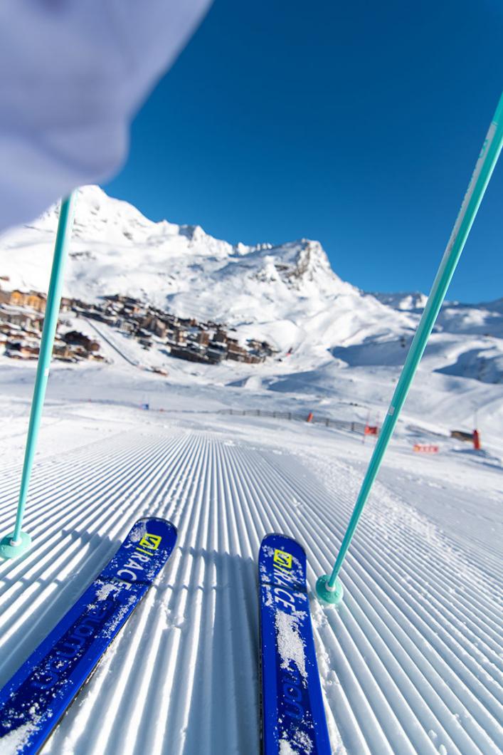 Ski de piste sur piste damée à Val Thorens