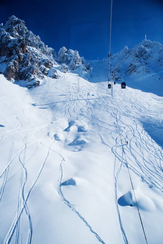 Vertical Experience in Méribel in the heart of Les 3 Vallées: a challenging but secure couloir
