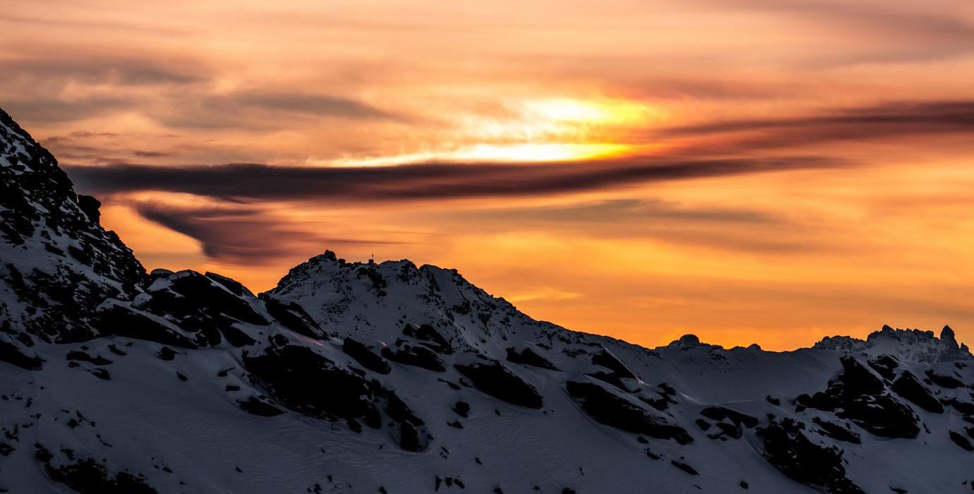 Ski touring with friends in Val Thorens in the 3 Valleys