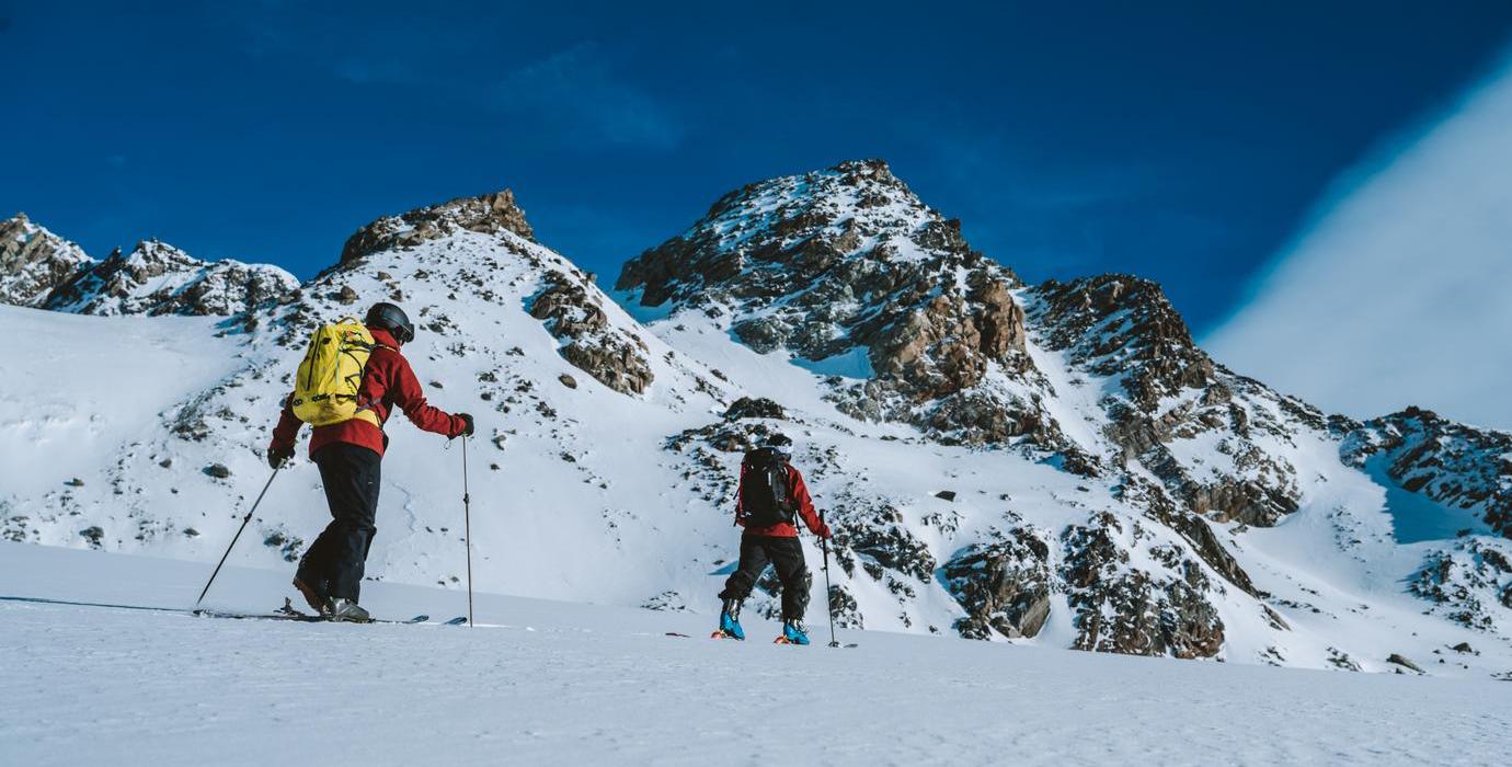 Ski touring with friends in Val Thorens in the 3 Valleys