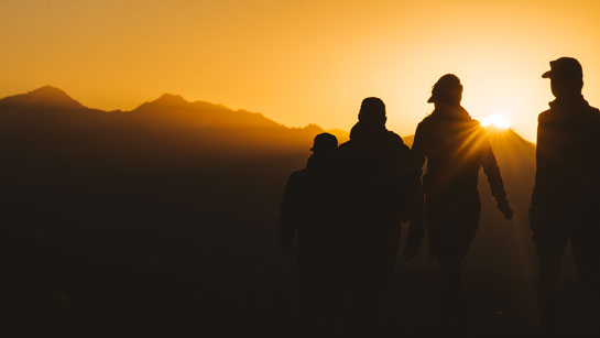 Sunset in Les 3 Vallées with friends