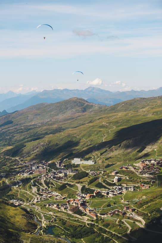 Paragliding in the Belleville valley, in Les Menuires, Saint-Martin-de-Belleville and Val Thorens, in Les 3 Vallées