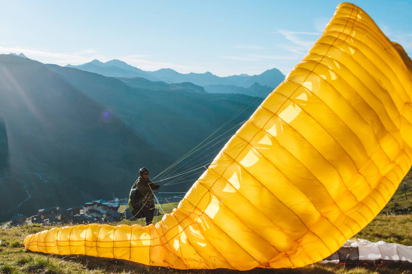 Parapente dans Les 3 Vallées, dans la vallée des Belleville en Savoie, plus précisément ici aux Menuires et Saint-Martin-de-Belleville