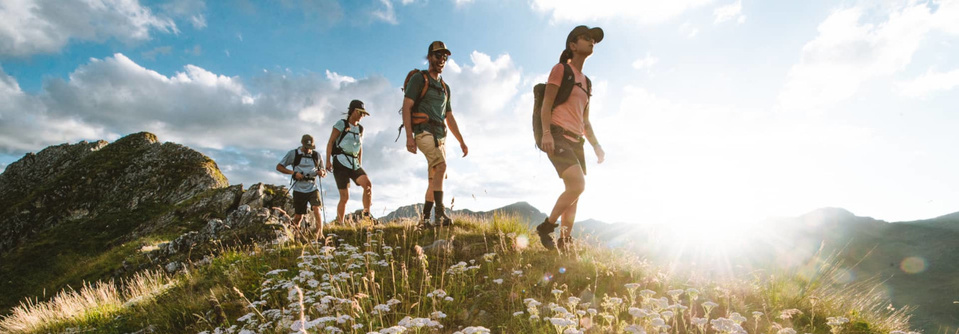 Faire une randonnée entre amis ou en famille dans les Alpes françaises dans Les 3 Vallées
