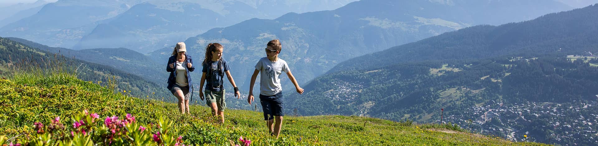 Hiking with friends or family in the French Alps in Les 3 Vallées