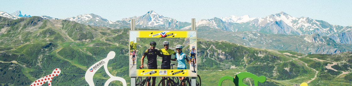 Cycling with friends around the Col de la Loze