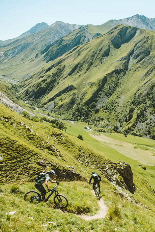 Explore the mountain biking trails of the Deux-Nants valley in Les 3 Vallées