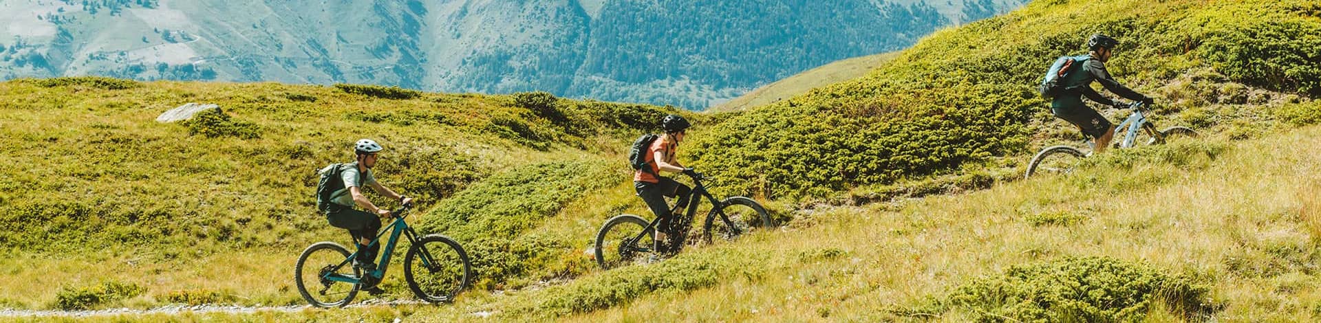 Mountain biking in Les 3 Vallées in Méribel on the many itineraries with electric assistance