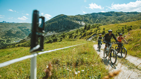Practice mountain biking in the fresh air in Les 3 Vallées