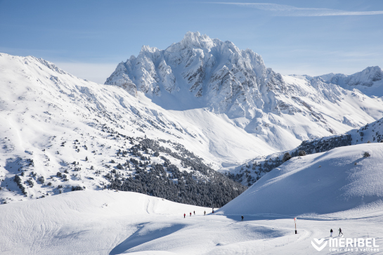 Vue sur l'Aiguille du Fruit depuis Méribel au cœur des 3 Vallées