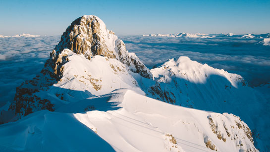 View from the summit of Saulire between Méribel and Courchevel in Les 3 Vallées : Dent de Burgin