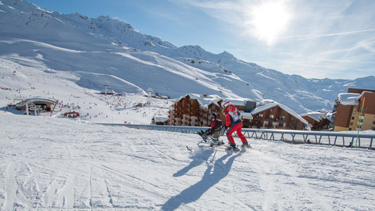 The disabled skier and their companion can enjoy a 50% discount on the price of a half-day, full-day, or multi-day skipass  in Les 3 Vallées