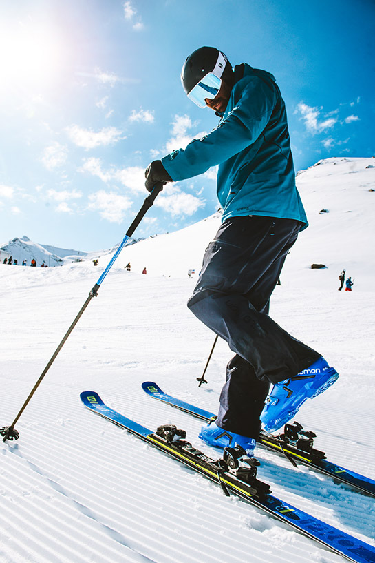 Skieur sur les pistes de Val Thorens, Pass solo adulte 3 Vallées journée en poche pour parcourir le plus grand domaine skiable du monde