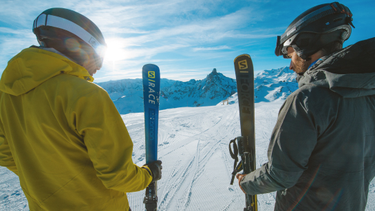Ski with friends in Courchevel La Saulire