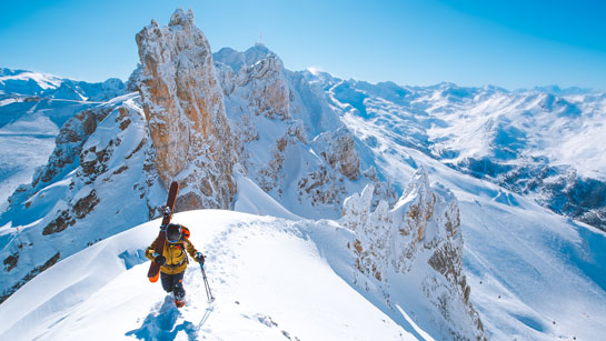 Le domaine skiable des 3 Vallées est un terrain de jeux pour expert avec le plus grand nombre de pistes reliées skis aux pieds du monde!